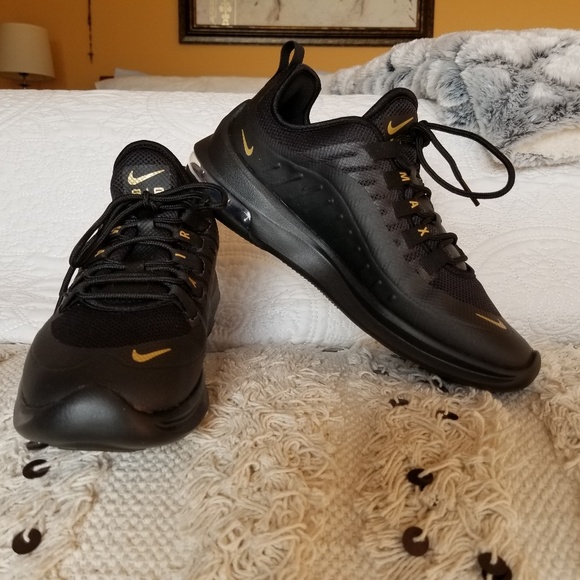 air max axis black gold